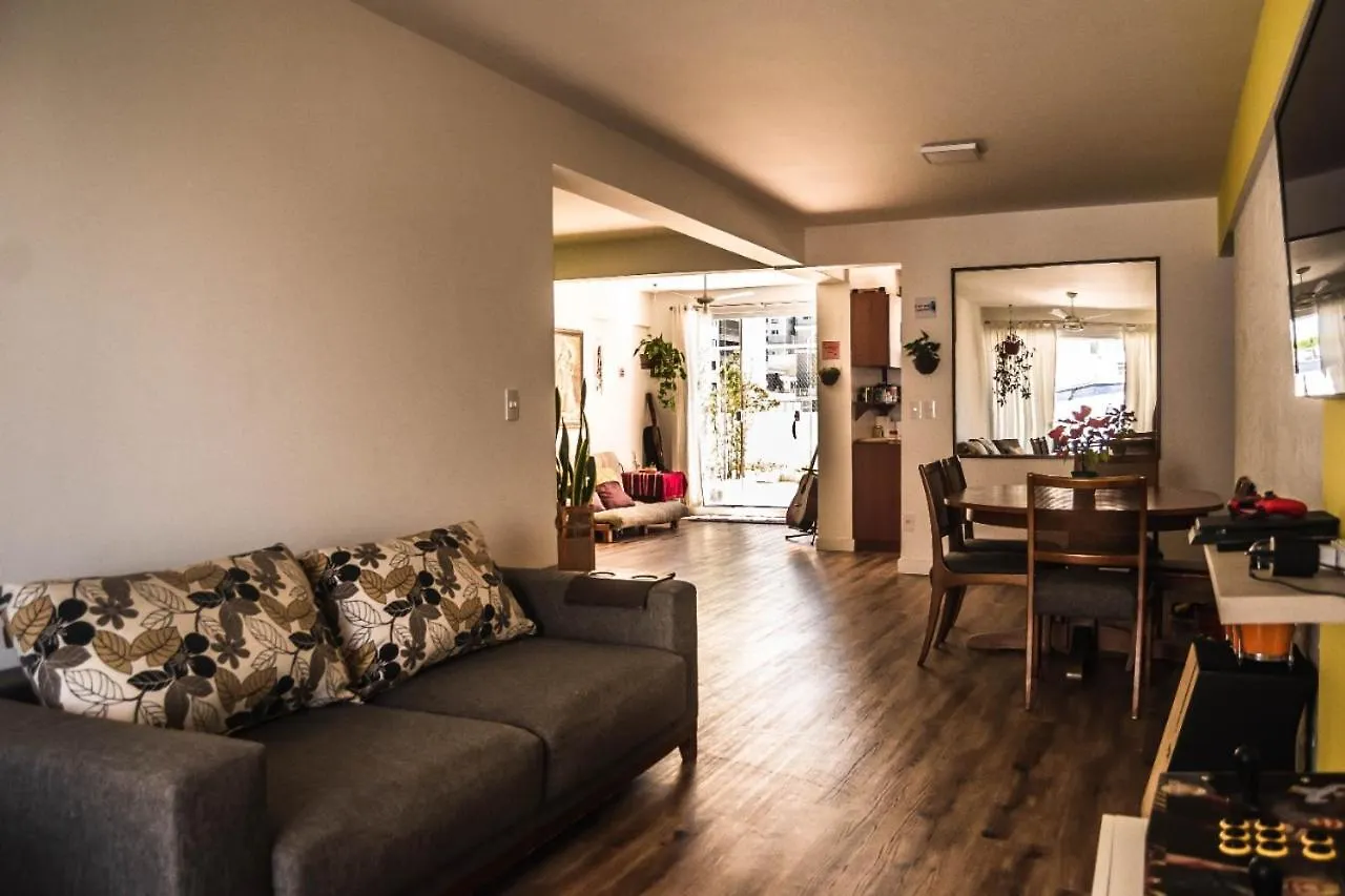 Belo Apartamento Compartilhado Beira Mar No Centro De Bc Balneário Camboriú 民宿